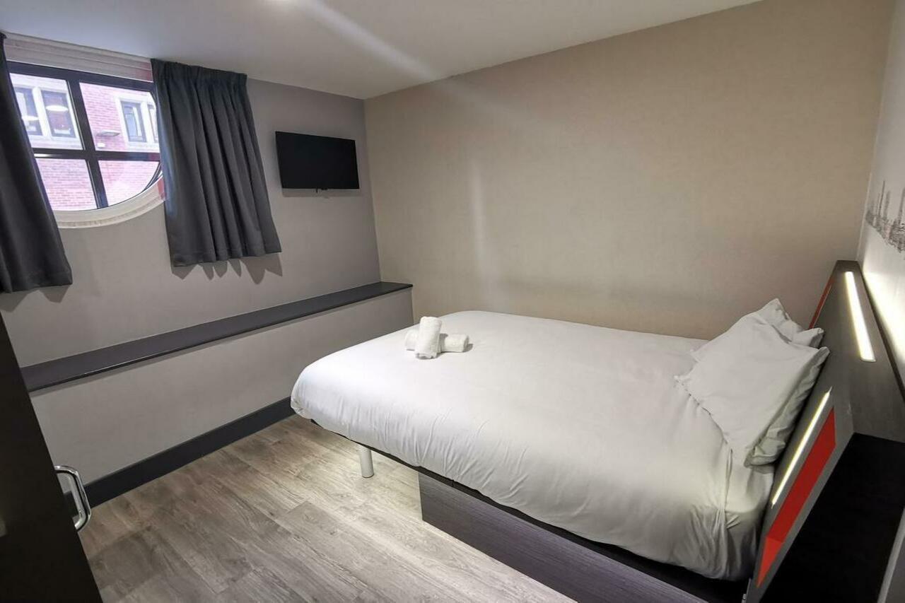 Easyhotel Кардіфф Екстер'єр фото