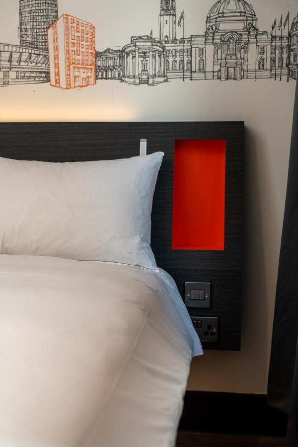 Easyhotel Кардіфф Екстер'єр фото