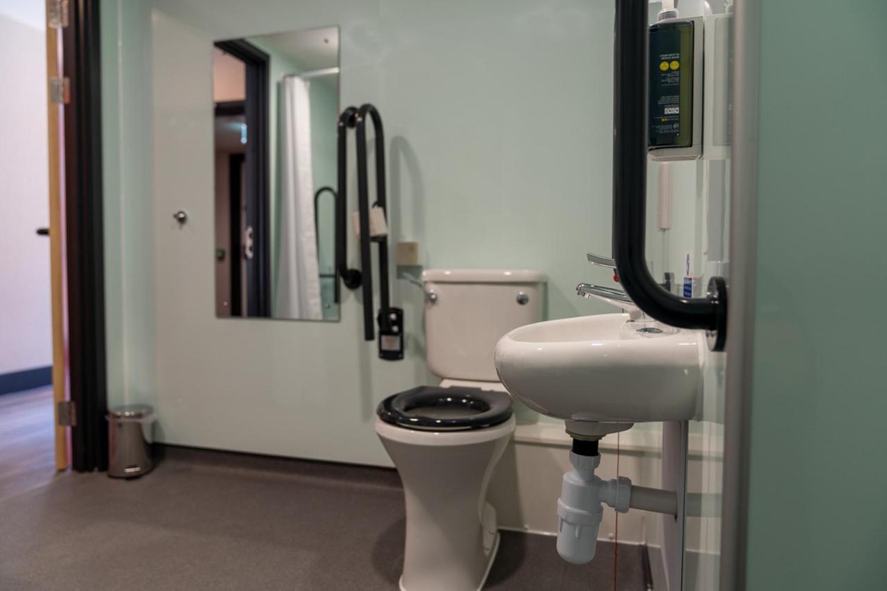 Easyhotel Кардіфф Екстер'єр фото