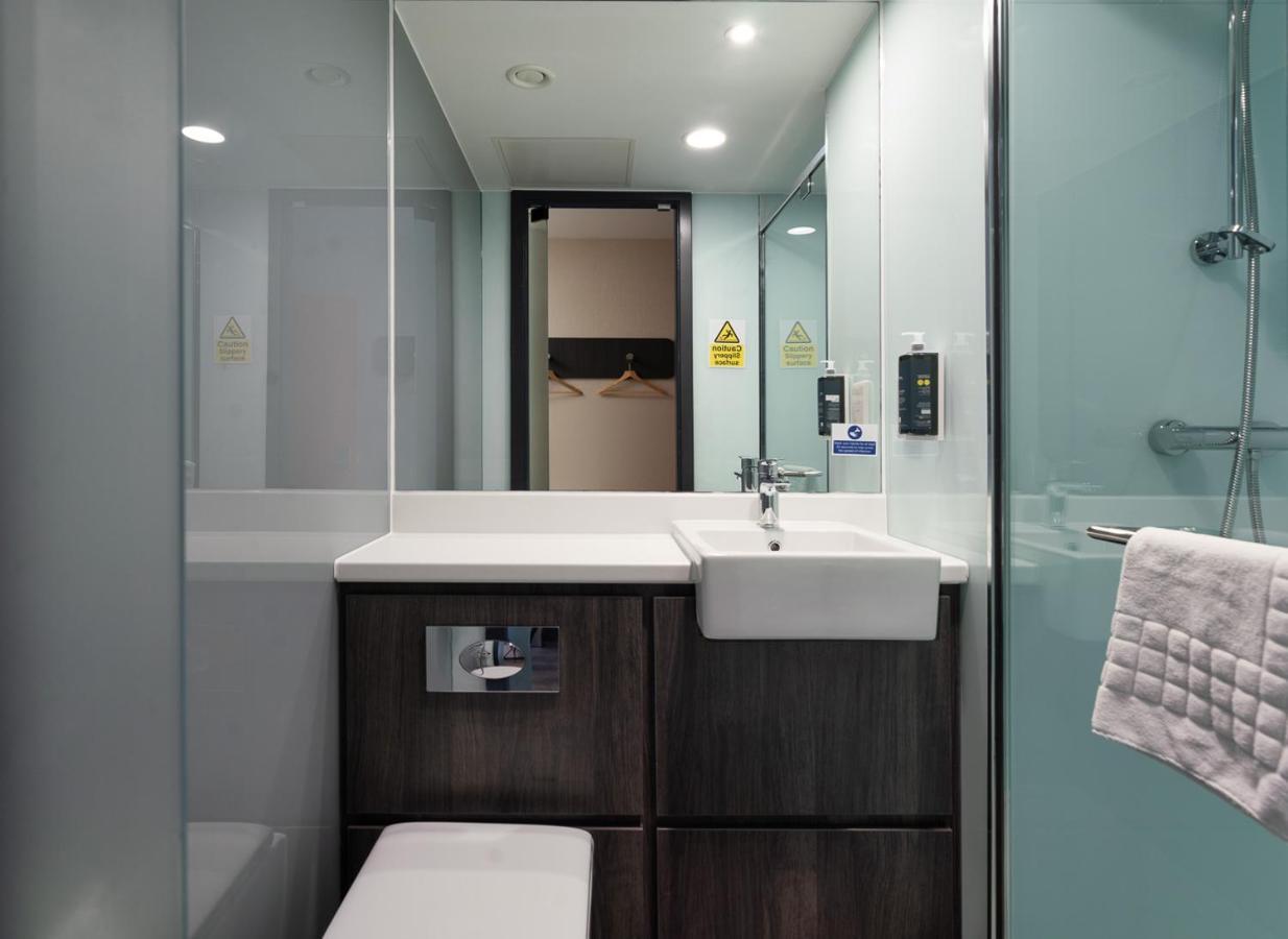 Easyhotel Кардіфф Екстер'єр фото