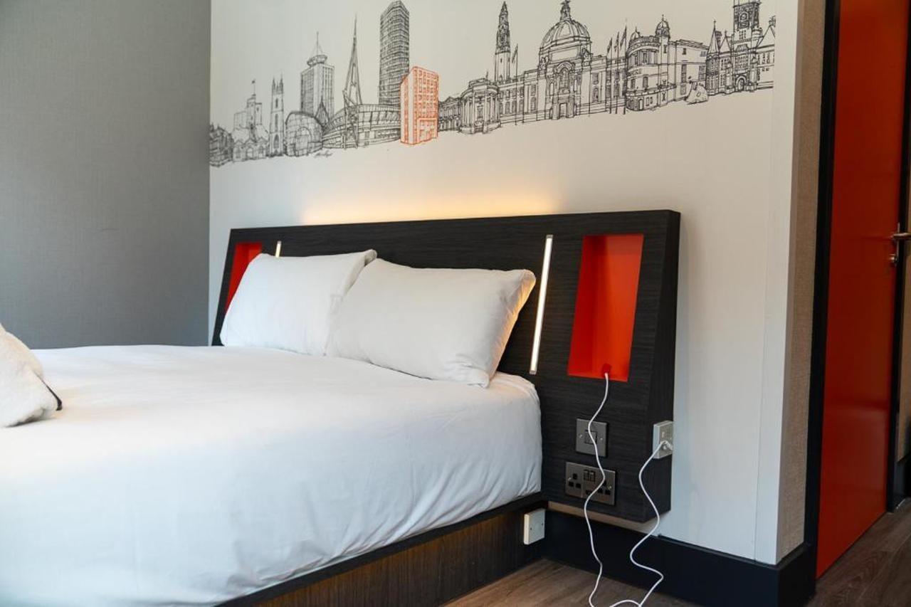 Easyhotel Кардіфф Екстер'єр фото